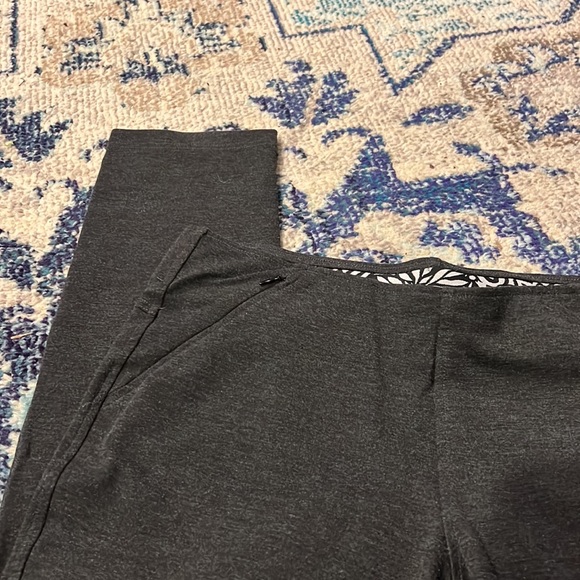 Exfficio stretchy pants for work with stretch waist. Size 10.  Warm. - Picture 2 of 3